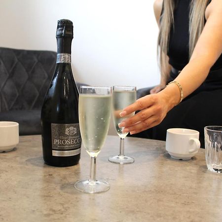 Black Lion Hotel Manchester Salford  Ngoại thất bức ảnh