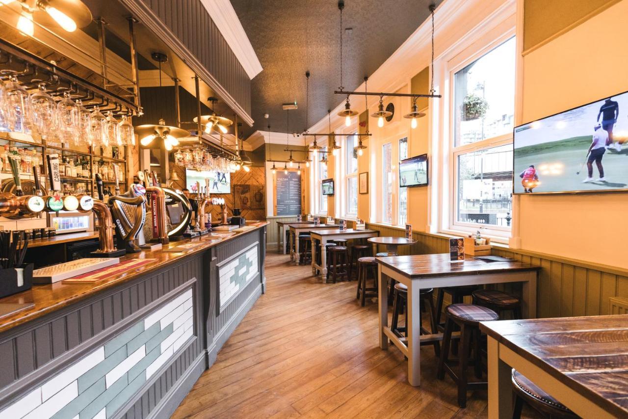 Black Lion Hotel Manchester Salford  Ngoại thất bức ảnh
