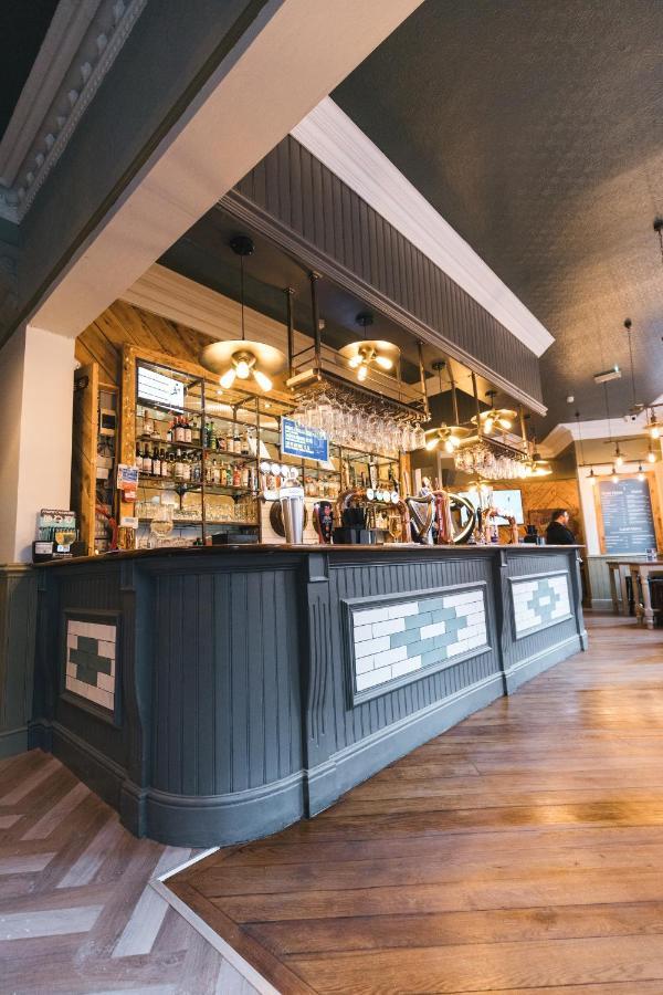 Black Lion Hotel Manchester Salford  Ngoại thất bức ảnh