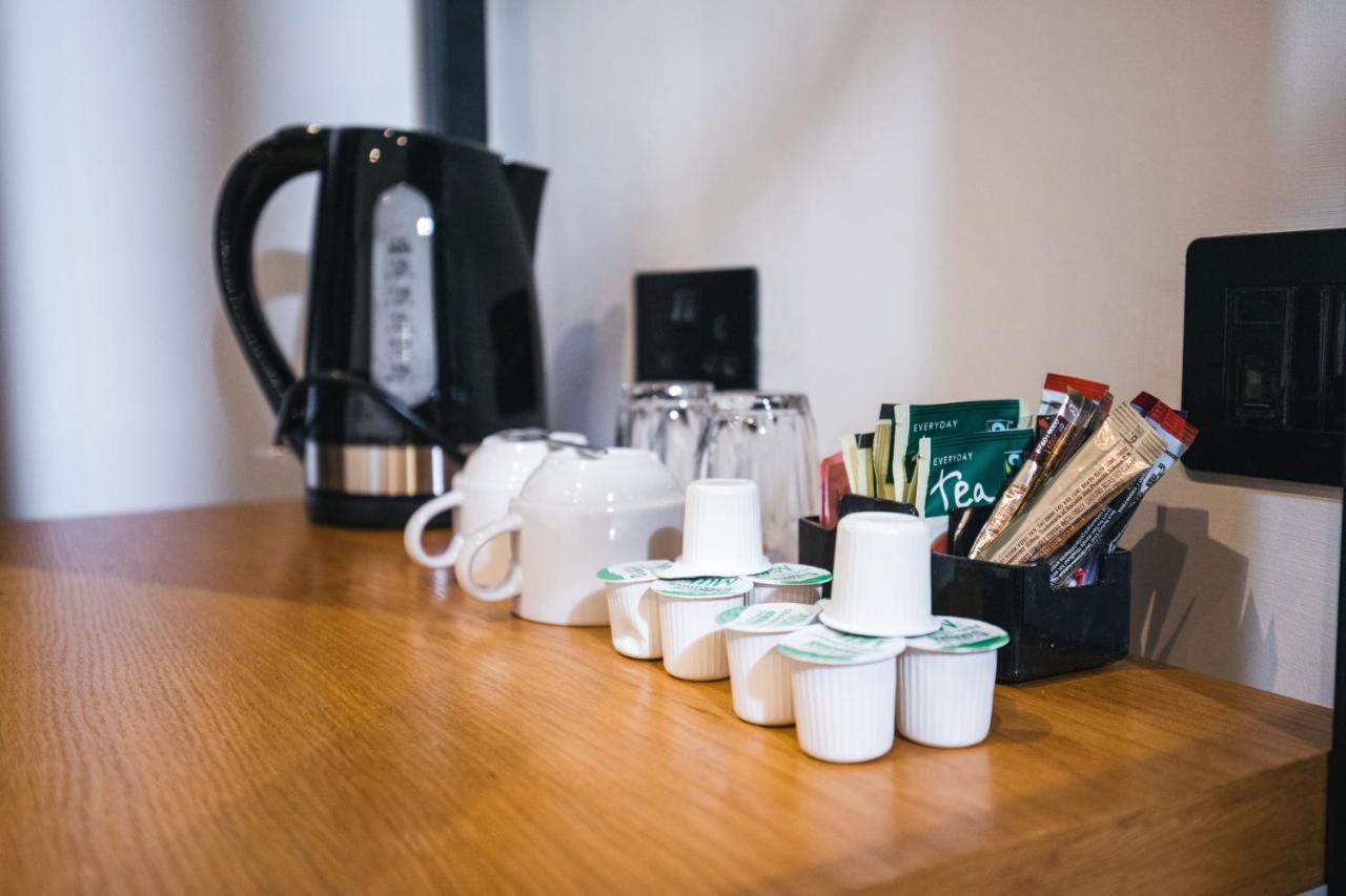 Black Lion Hotel Manchester Salford  Ngoại thất bức ảnh