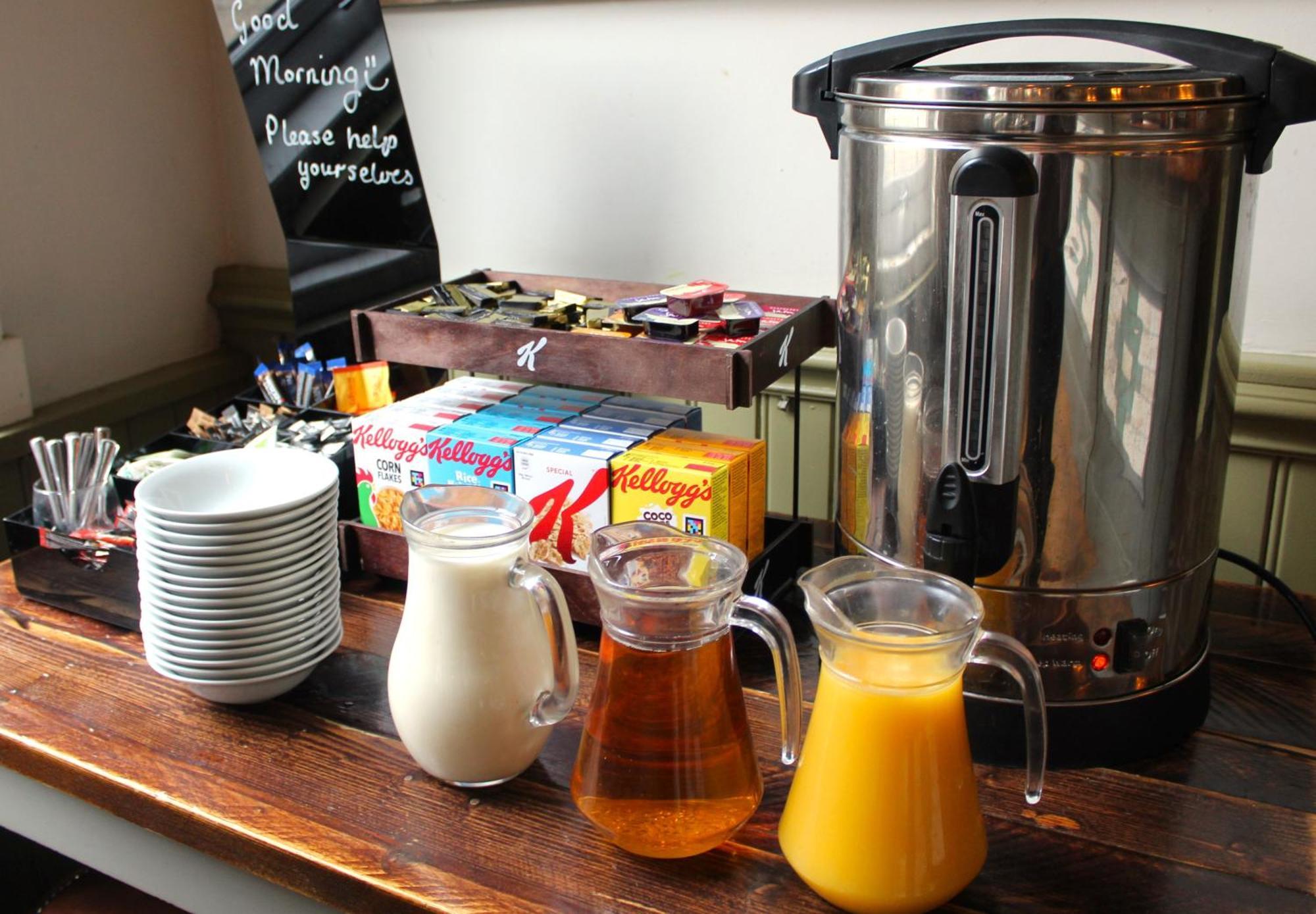 Black Lion Hotel Manchester Salford  Ngoại thất bức ảnh